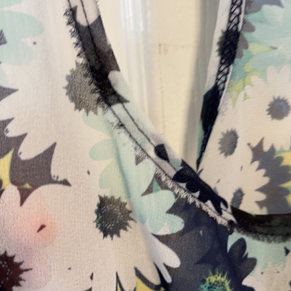 Aeropostale Bethany Mota Floral Sheer tank top M - Picture 8 of 9